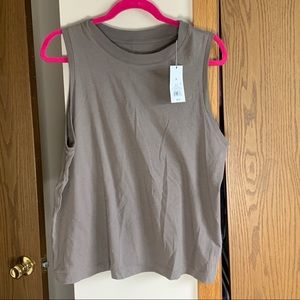 BNWT Women’s muscle tank